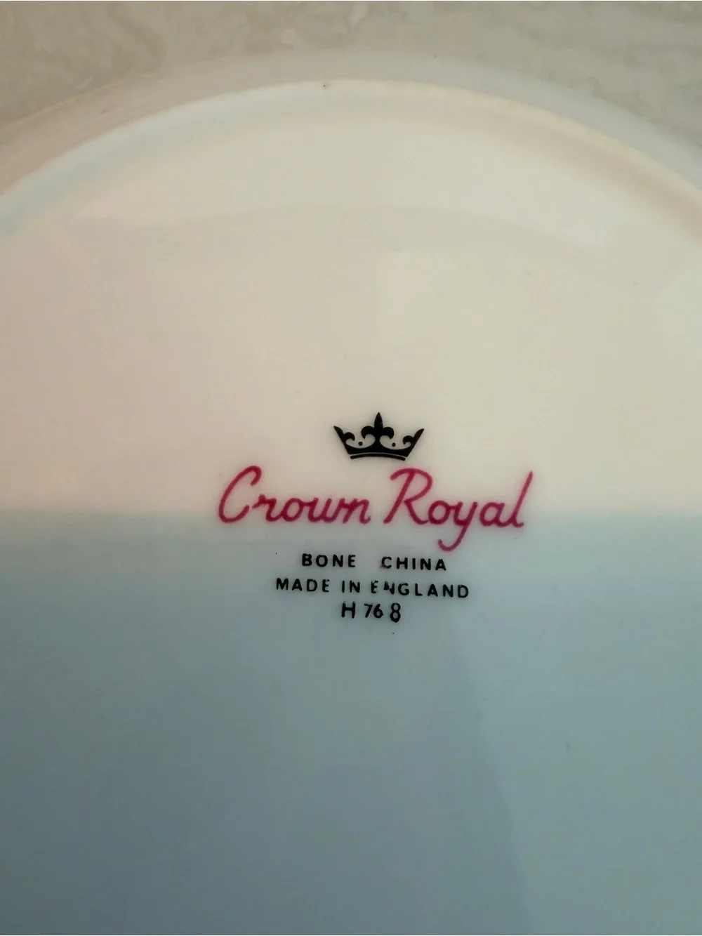 CROWN ROYAL ENGLAND FINE BONE CHINA SAUCER DIAMOND PATTERN